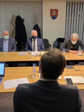 Minister zdravotníctva Marek Krajčí a štátni tajomníci Jana Ježíková a Peter Stachura rokovali so Slovenskou lekárskou komorou